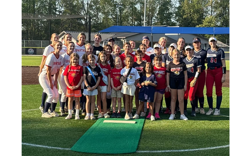 CURRENT SSYS SOFTBALL PLAYERS W/ ALUMNI